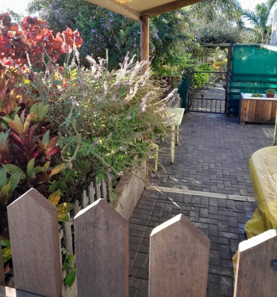 4 Bedroom Property for Sale in Wavecrest Eastern Cape